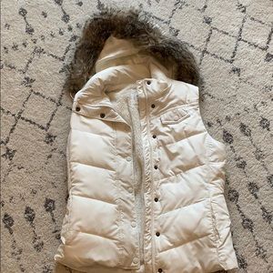 Banana republic white vest with detachable hood